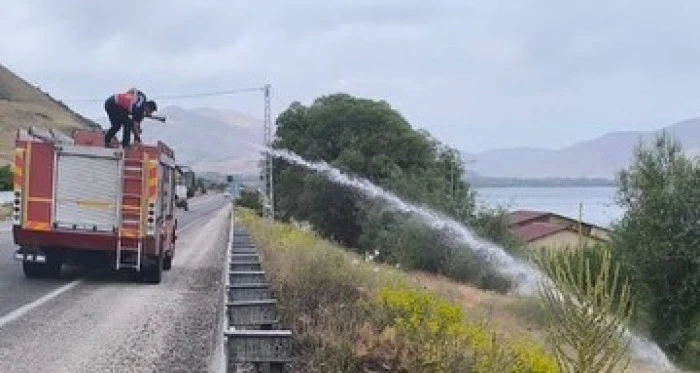 Van'da hafta sonu 18 yangına müdahale edildi