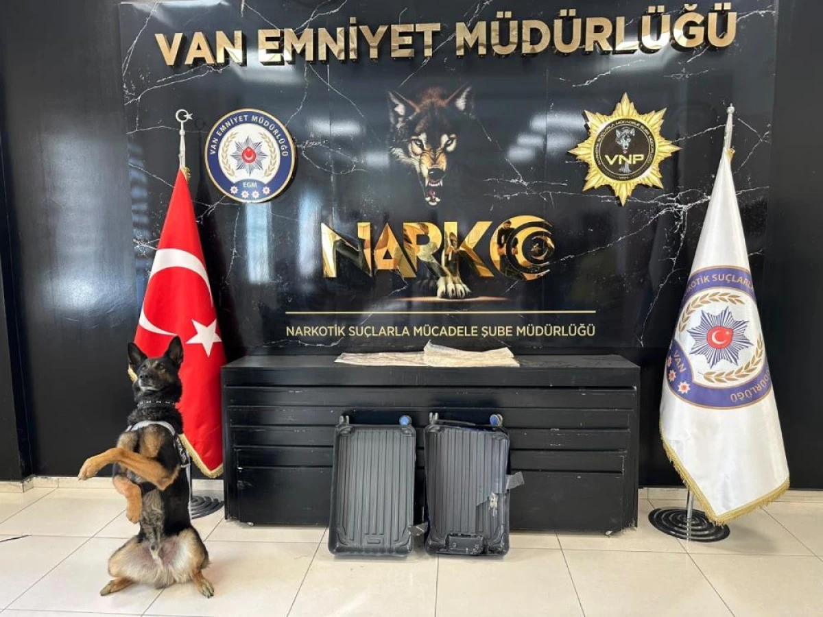 Van'da havalimanında 2 kilo 100 gram uyuşturucu ele ge&ccedil;irildi