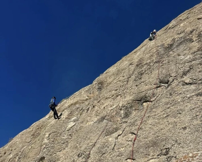 Van'da ilk kez çok ip boylu kaya tırmanışı eğitimi verildi