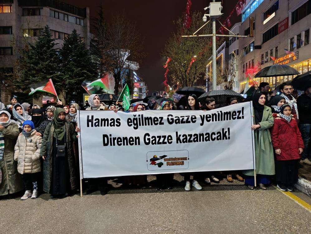 Van'da İsrail'in Gazze'ye yönelik saldırıları protesto edildiv