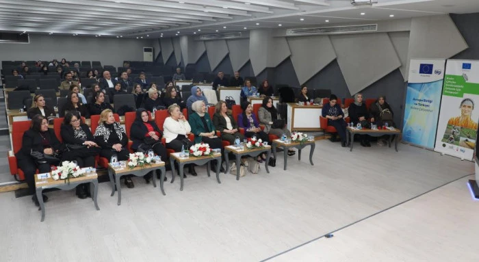 Van'da "Kadın &Ccedil;ift&ccedil;iler S&uuml;rd&uuml;r&uuml;lebilir Gelecek İ&ccedil;in Buluşuyor Programı" d&uuml;zenlendi