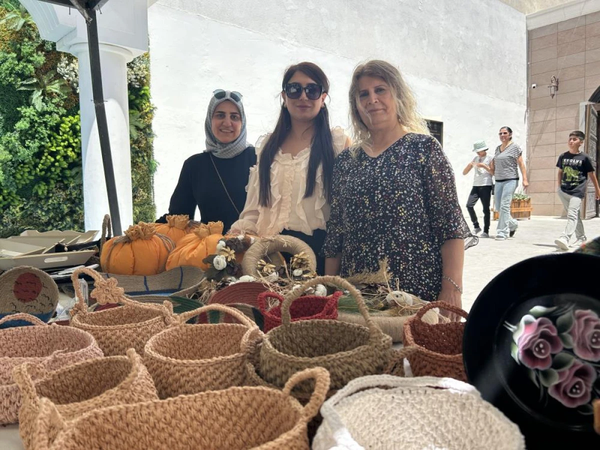  Van'da kadın kursiyerlerin el emeği beğeniye sunuldu