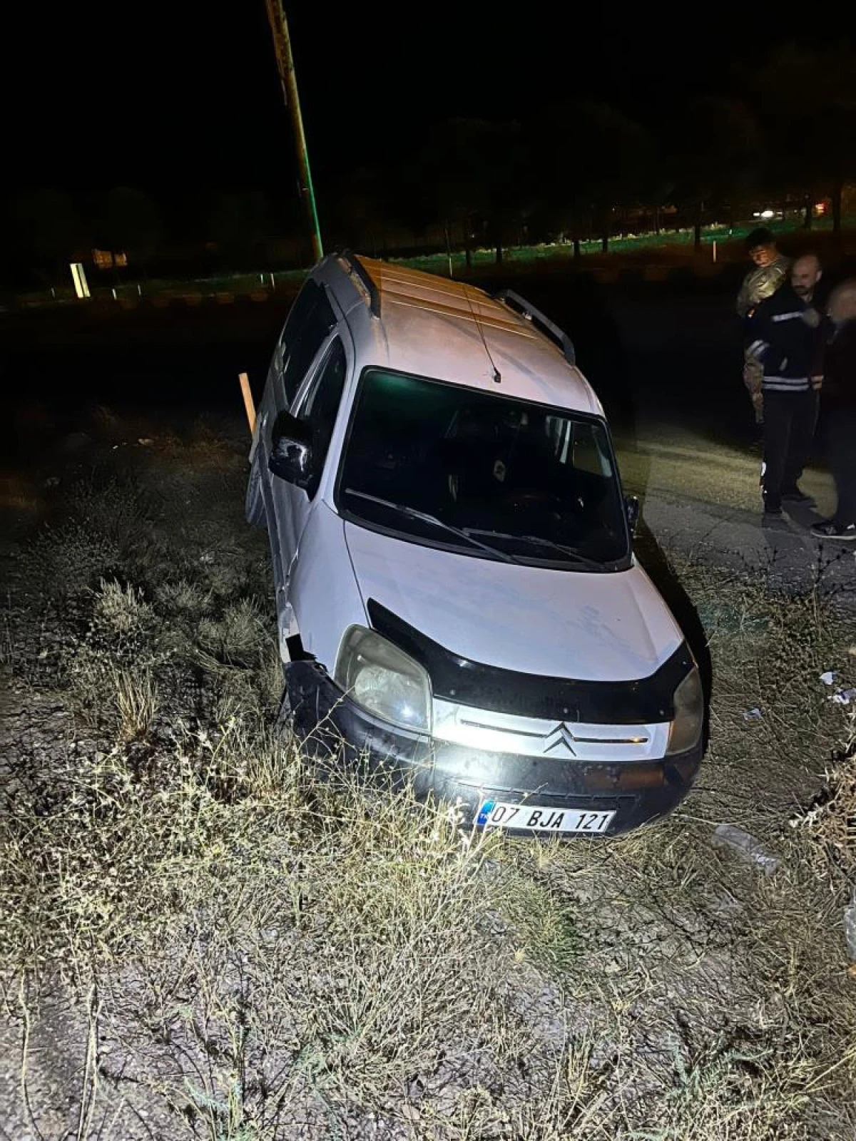 Van'da kamyonet takla attı: 2 yaralı