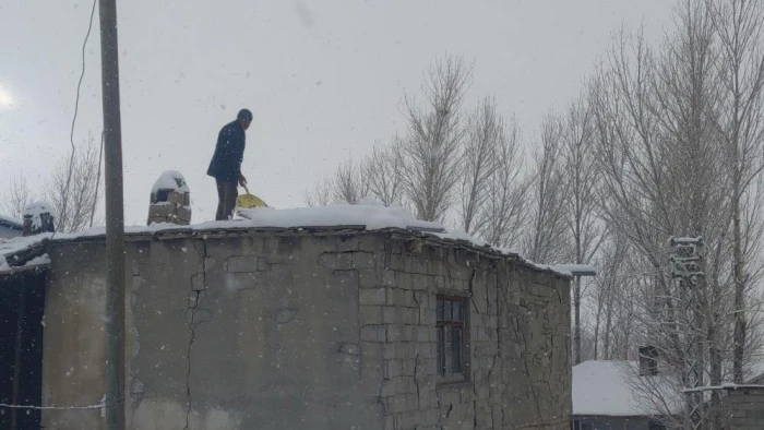 Van'da kar yağışı: Yüksek kesimlerde zorlu şartlar