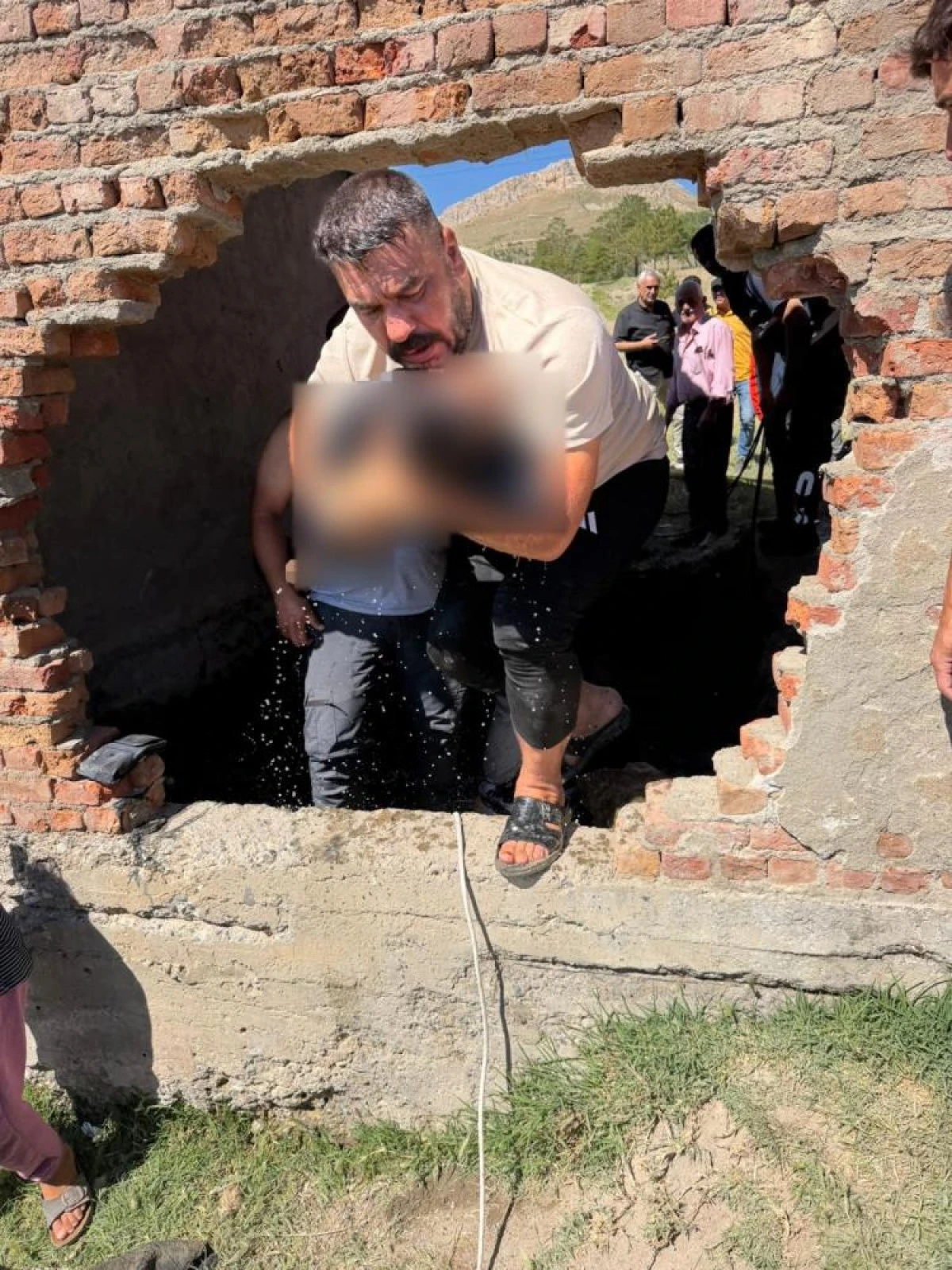  Van'da kaybolan &ccedil;ocuk su kuyusunda &ouml;l&uuml; bulundu