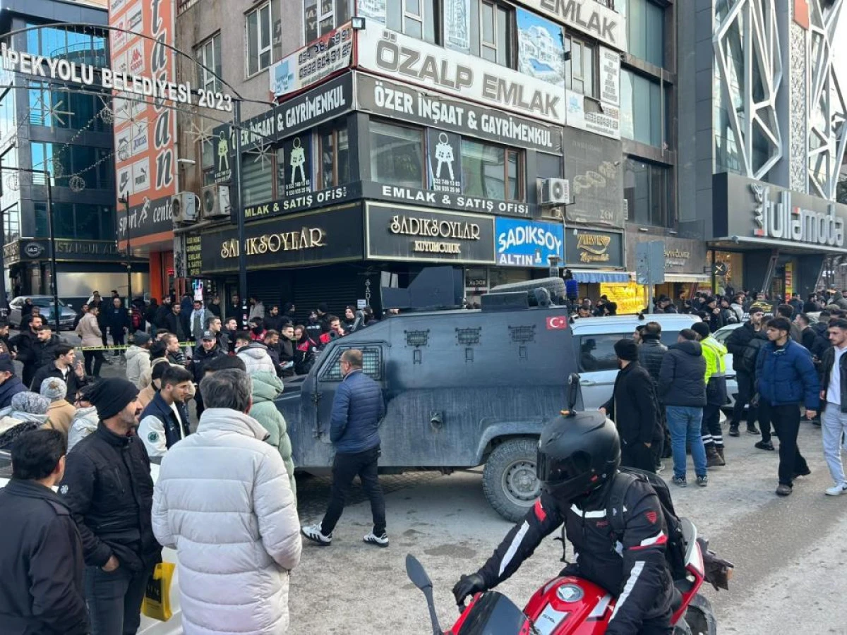 Van&rsquo;da kuyumcunun altın ve paralarla kayıplara karıştı iddiası