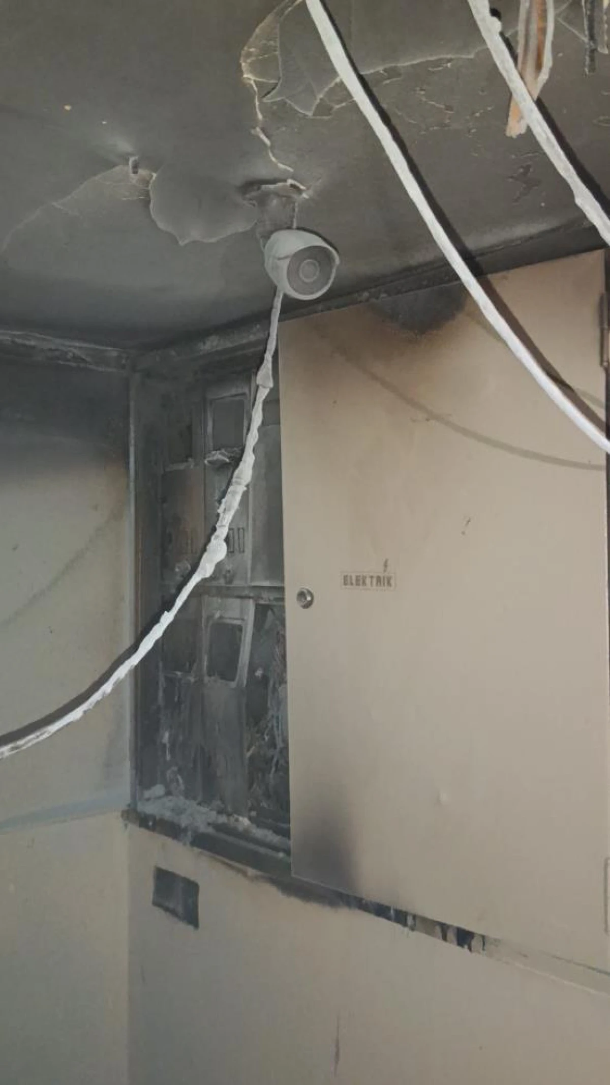 Van'da otelde &ccedil;ıkan yangın paniğe neden oldu