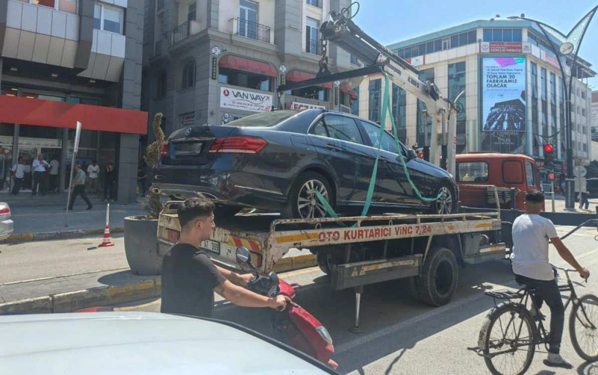 Van’da otobüs durakları, engelli rampaları ve yaya geçitlerinde sıkı denetim