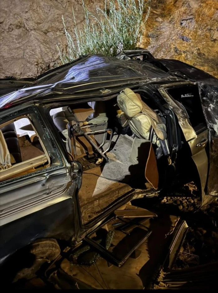 Van'da otomobil dere yatağına u&ccedil;tu: 1 &ouml;l&uuml;, 1 yaralı