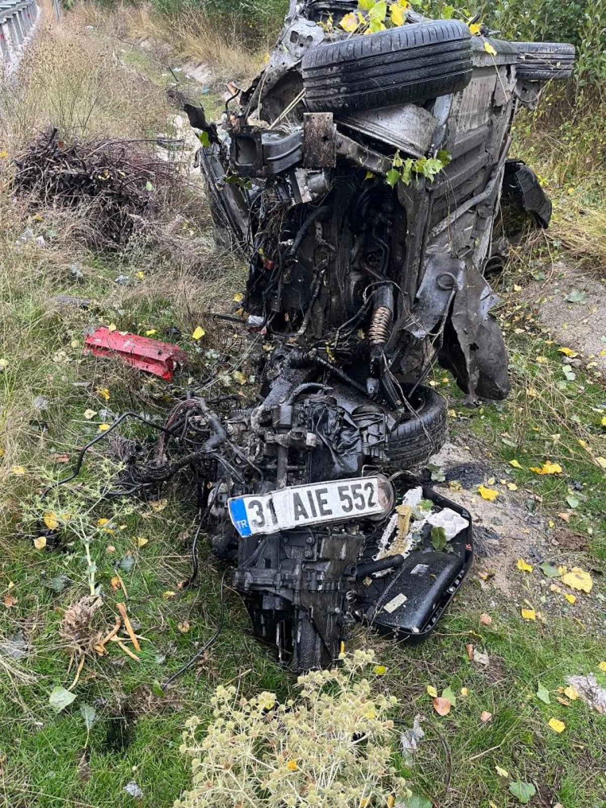 Van'da otomobil hurdaya d&ouml;nd&uuml;: 1 &ouml;l&uuml;