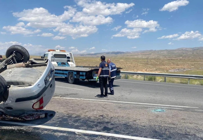 Van'da otomobil takla attı: 1 ölü, 3 yaralı