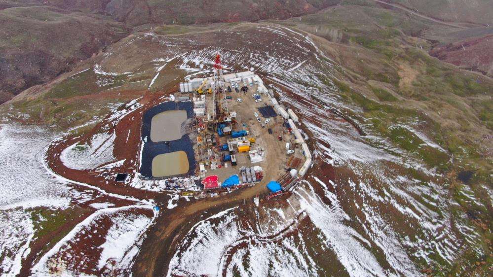 Van'da petrol arayışı: 200 tonluk dev sondaj kulesi kuruldu