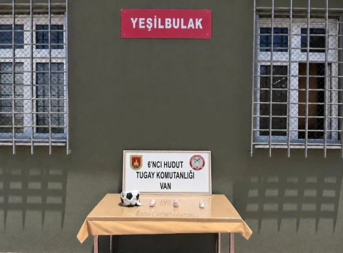 Van&rsquo;da sınır hattında 44 kilo uyuşturucu ele ge&ccedil;irildi