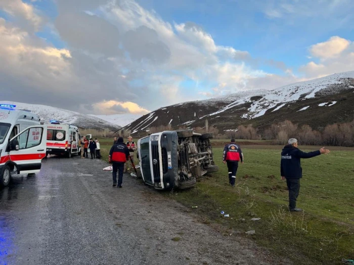 Van'da trafik kazası: 11 yaralı
