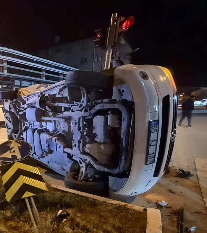 Van'da trafik kazası: 3 yaralı
