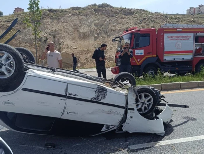 Van'da trafik kazası: 3 yaralı