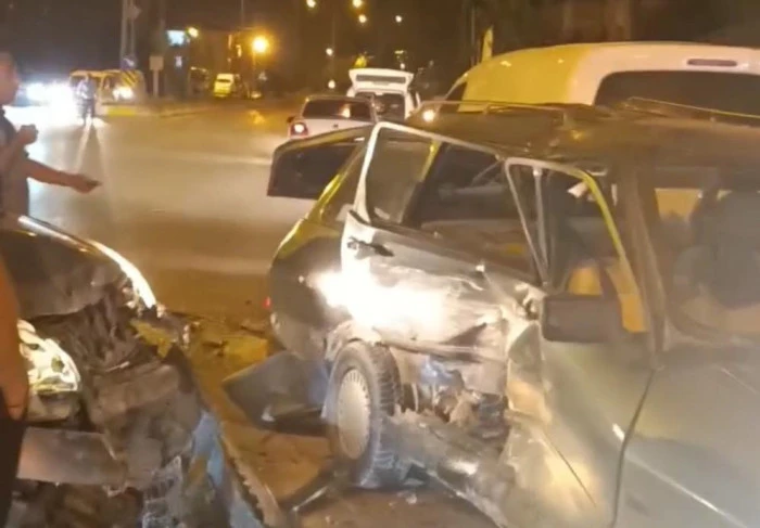 Van'da üç aracın karıştığı kazanın kamera görüntüleri ortaya çıktı