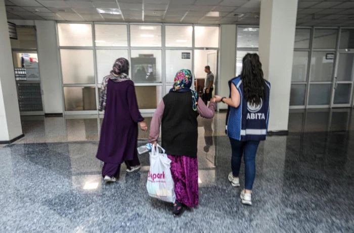 Van’da yakalanan dilencinin üzerinden 75 bin 950 TL çıktı