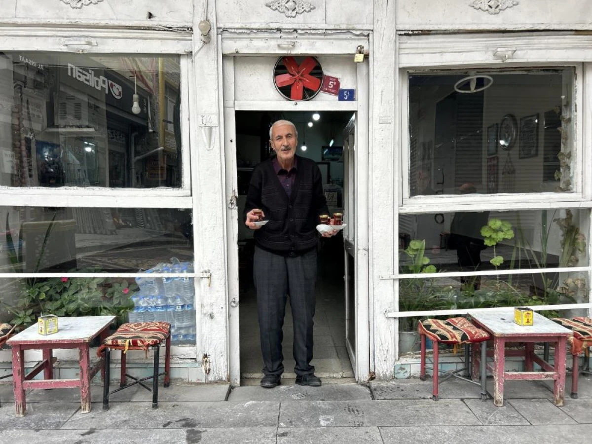 Van'da yıllara meydan okuyan kahvehanede 45 yıllık emek