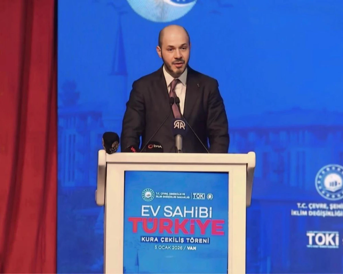 Van'da y&uuml;zyılın konut projesinin kura &ccedil;ekimleri yapıldı