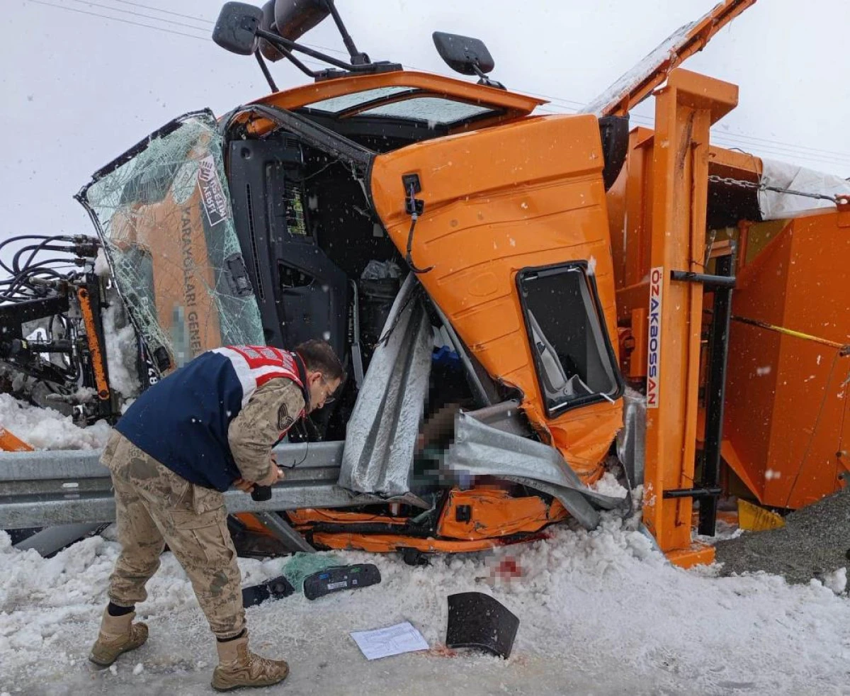 Van&rsquo;daki trafik kazasında &ouml;l&uuml; sayısı 2'ye y&uuml;kseldi
