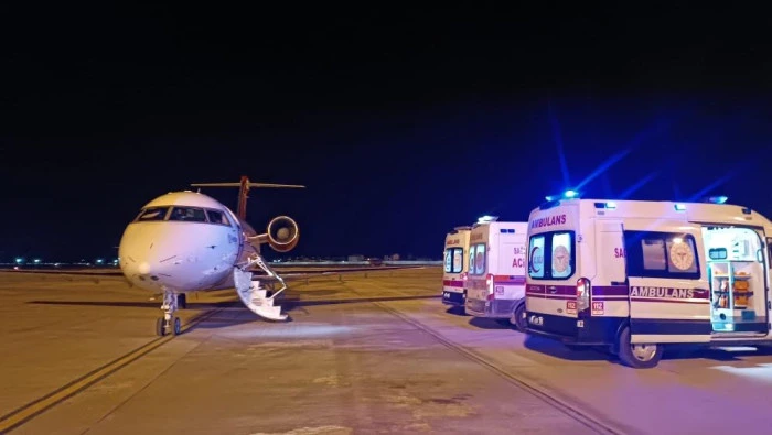 Van'dan İstanbul'a u&ccedil;ak ambulansla hasta sevki