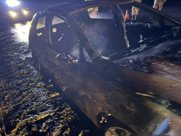 Van'da seyir halindeki otomobil yandı