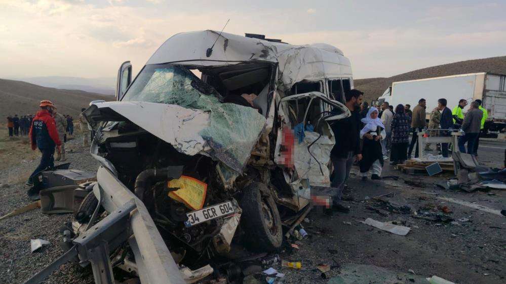  Van’ın Gürpınar ilçesindeki kazada Vali Balcı: 