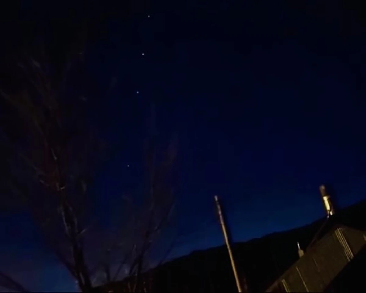 Van'ın üç ilçesinde Starlink kuyruğu görüldü