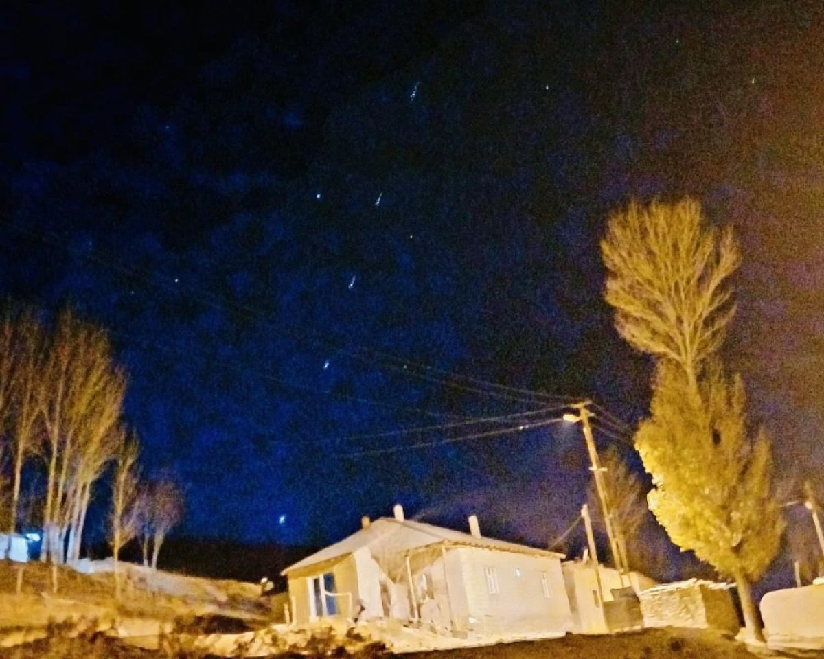 Van'ın üç ilçesinde Starlink kuyruğu görüldü