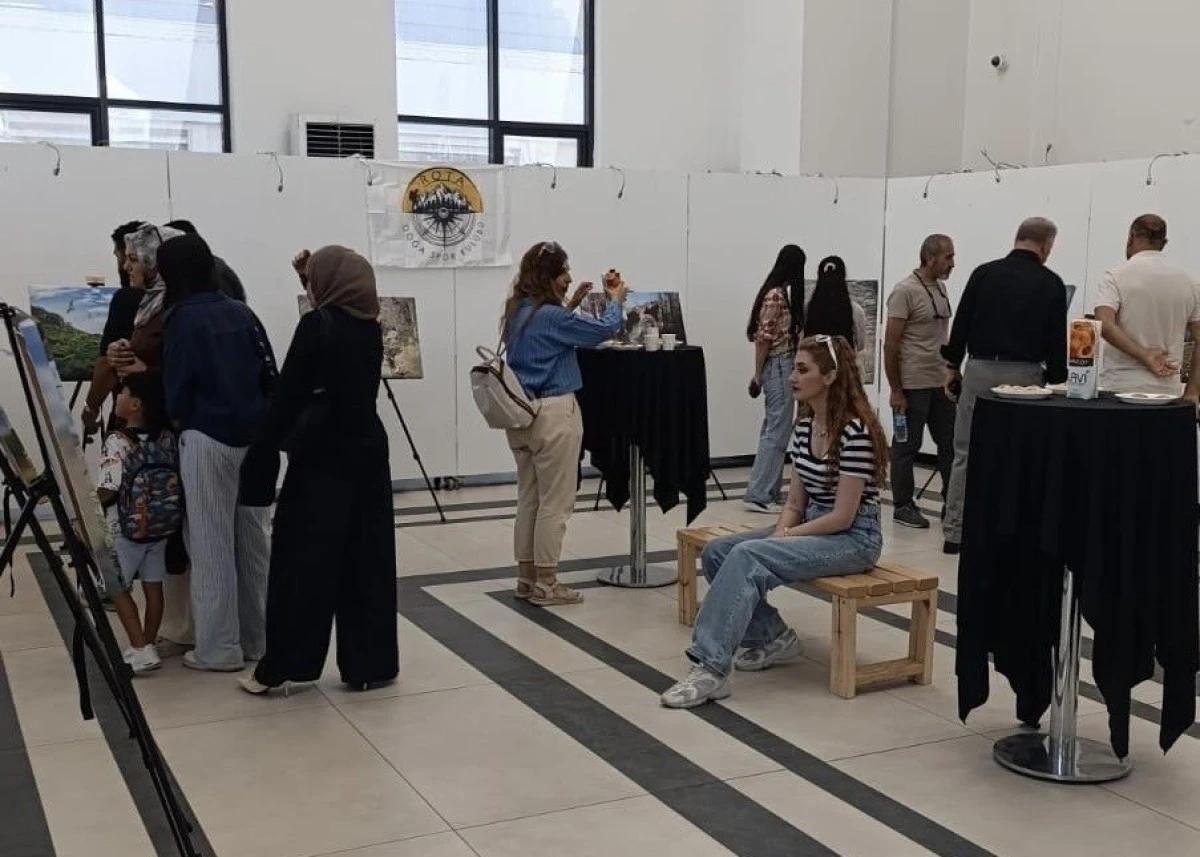Vanlı dağcıların objektifinden doğa manzaraları sergilendi