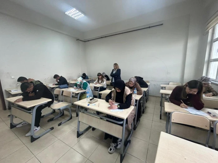 Vanlı öğrenciler ve yetişkinler kitap okuma yarışmasında buluştu