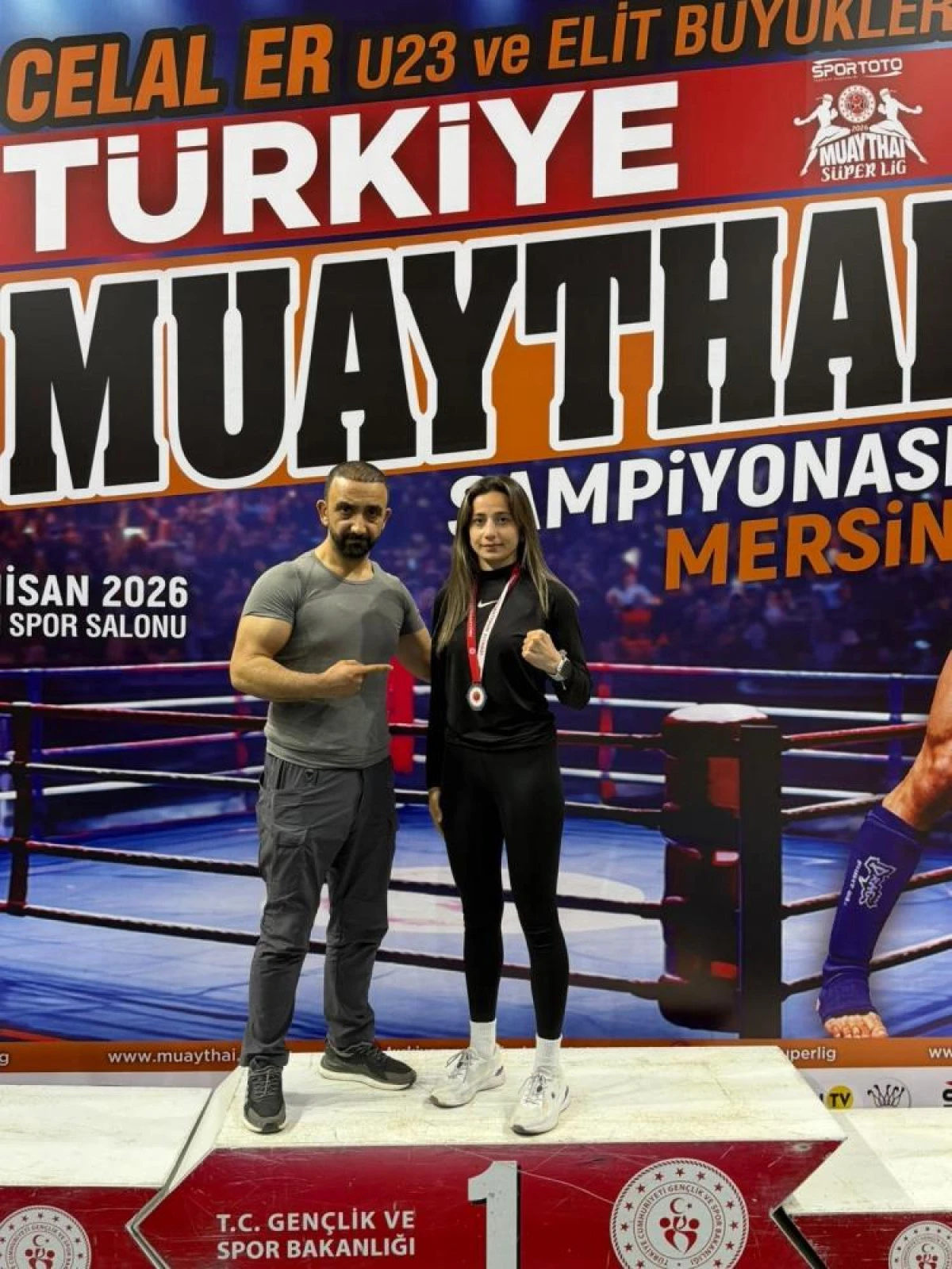 Vanlı sporcular T&uuml;rkiye şampiyonasından madalyalarla d&ouml;nd&uuml;