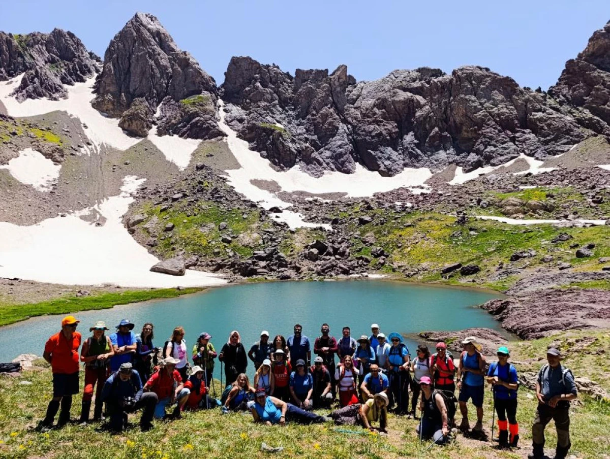 Yüksekova'nın doğası turistleri büyüledi