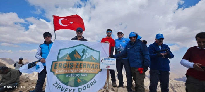 Zernaki Dağcılık Spor Kul&uuml;b&uuml;, Cilo Reşko Dağı&rsquo;na Tırmandı